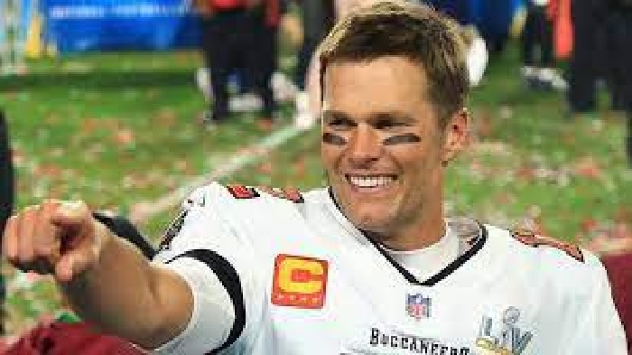 Tom Brady to join Fox Sports when playing career ends.