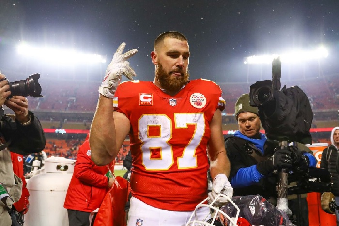 Travis Kelce and His Girlfriend Break Up For This Crazy Reason 