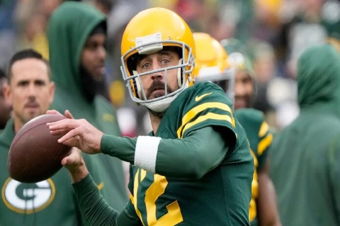 Reporter reveals what is holding up Aaron Rodgers trade