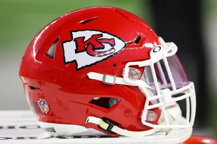 Chiefs make 4 roster moves on Sunday