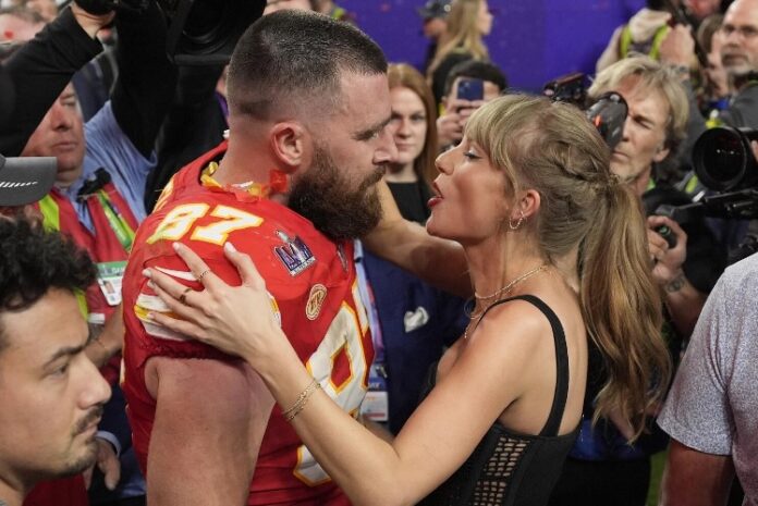 Travis Kelce's Teammate Recalls His Bashful Reaction to Taylor Swift's First Chiefs Game
